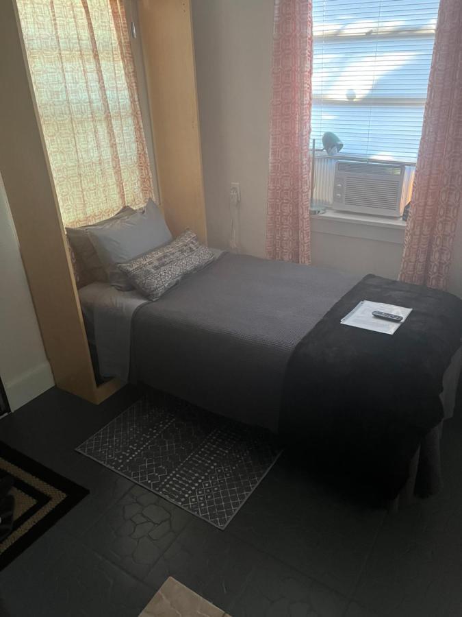 Single Room With Twin Bed On Private Property Eustis Exterior photo